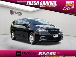 2025 Chrysler Pacifica Select Van Passenger Van