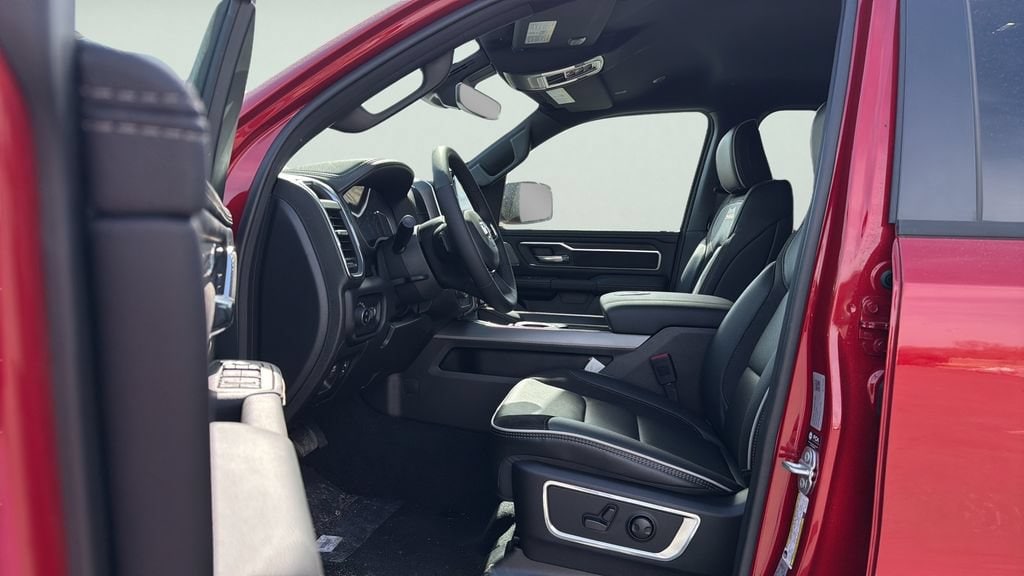 2026 RAM 1500 Laramie - Photo 24