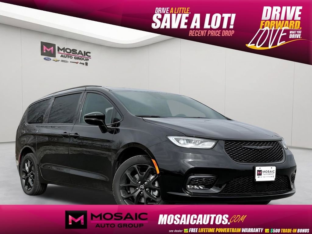 2026 Chrysler Pacifica Select AWD's photo