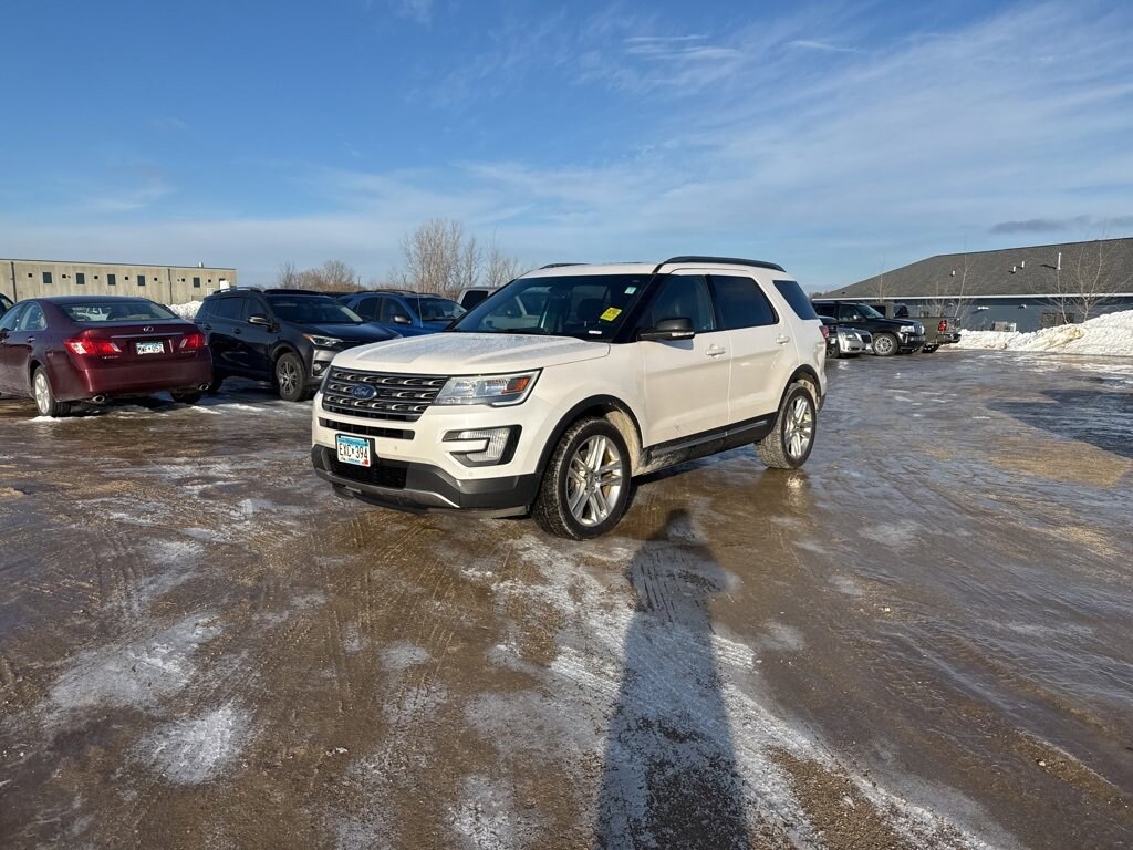Used 2017 Ford Explorer XLT SUV