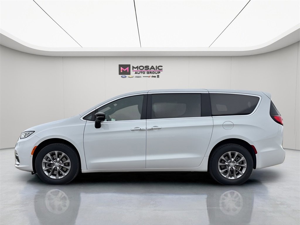 New 2026 Chrysler Pacifica Select Passenger Van