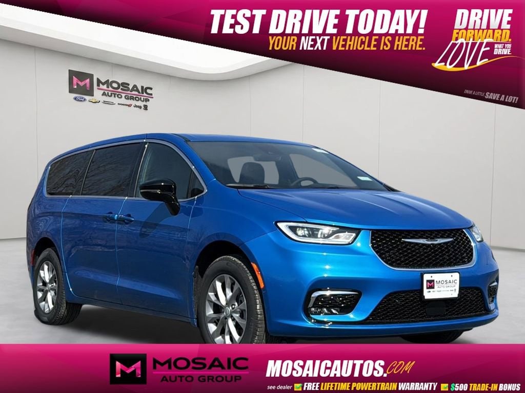 2026 Chrysler Pacifica Select AWD's photo