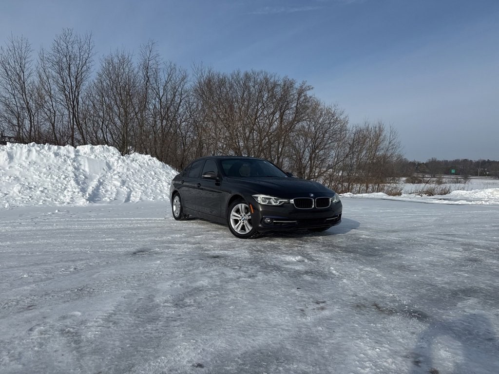 2016 BMW 3 Series 328i's photo