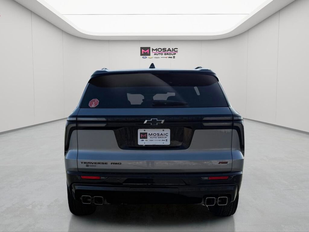 Used 2025 Chevrolet Traverse RS SUV