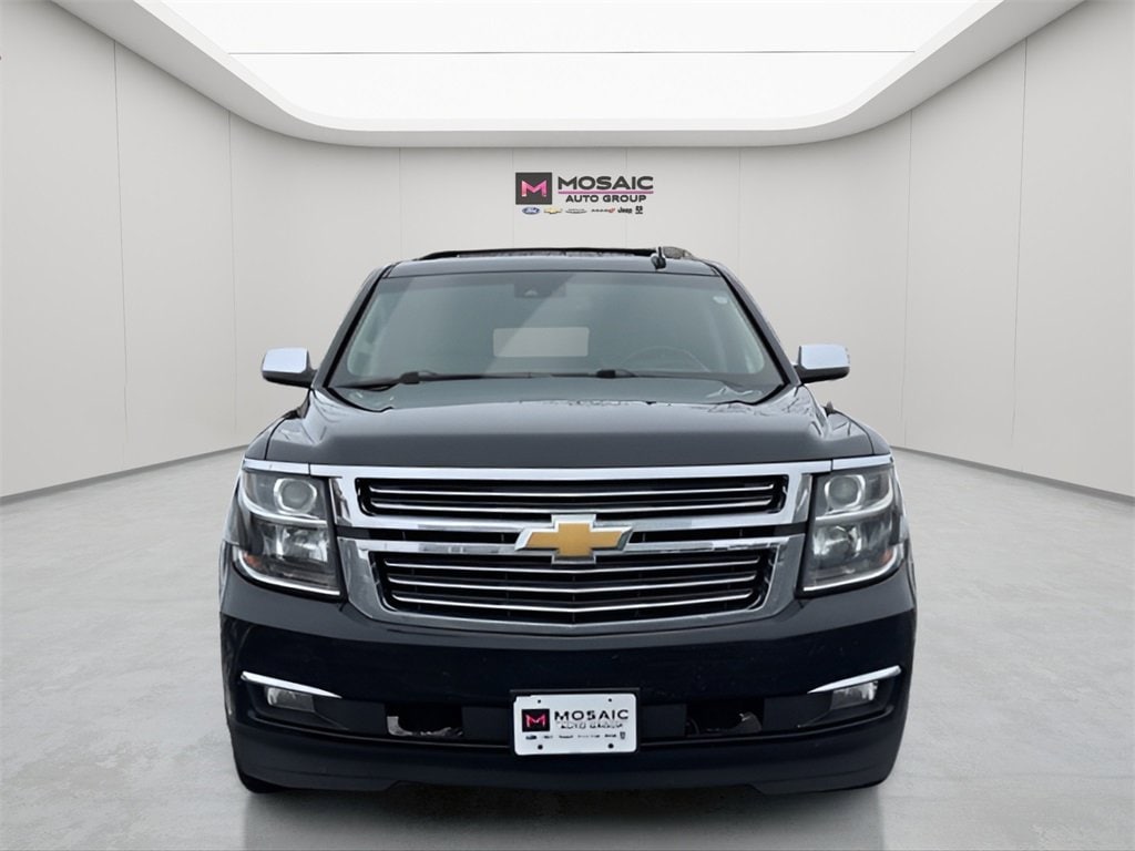 Used 2018 Chevrolet Suburban Premier with VIN 1GNSKJKCXJR300813 for sale in Zumbrota, Minnesota