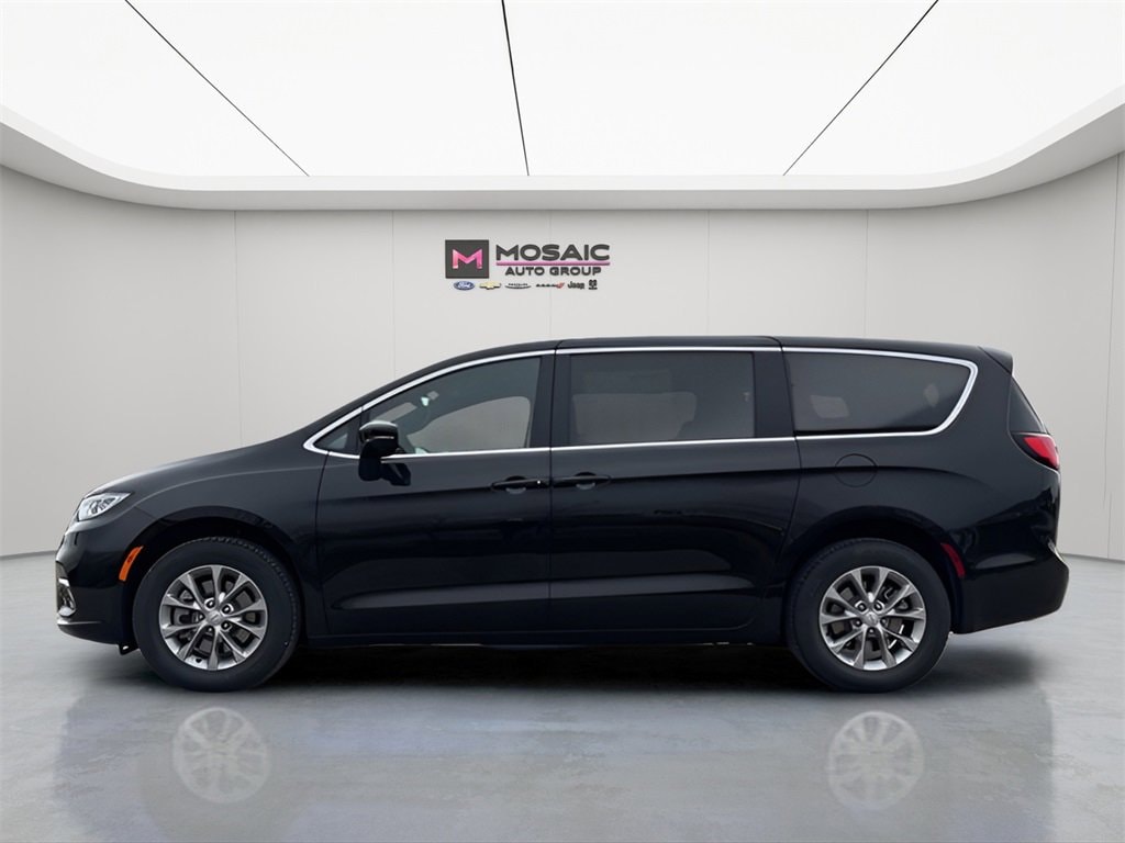 New 2026 Chrysler Pacifica Select Passenger Van