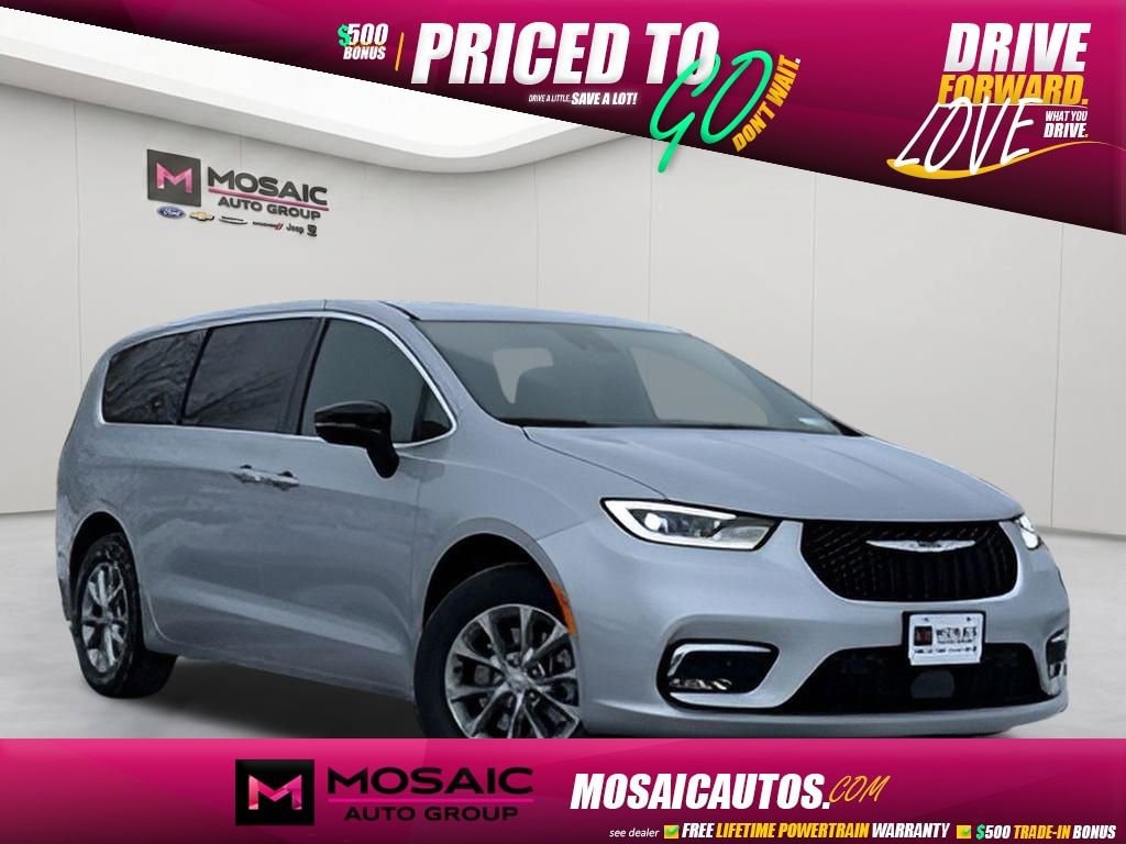 2026 Chrysler Pacifica Select AWD's photo