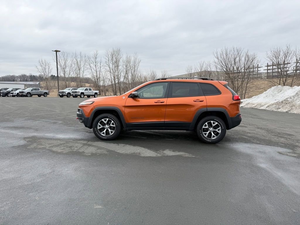 Used 2016 Jeep Cherokee Trailhawk 4x4 SUV