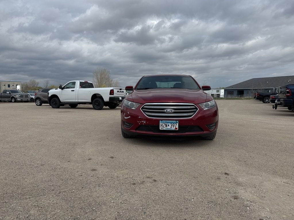 Used 2015 Ford Taurus SEL with VIN 1FAHP2H89FG165801 for sale in Zumbrota, Minnesota