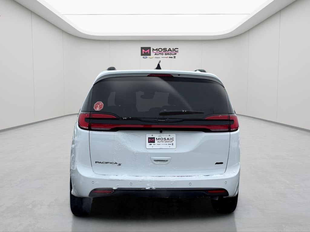 New 2026 Chrysler Pacifica Select Passenger Van