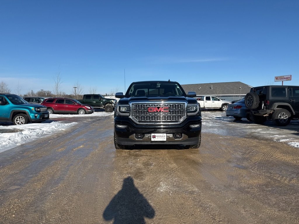 Used 2018 GMC Sierra 1500 Denali Denali with VIN 3GTU2PEJ8JG196661 for sale in Zumbrota, Minnesota