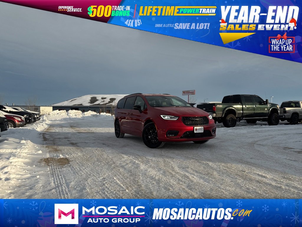 2026 Chrysler Pacifica Limited's photo