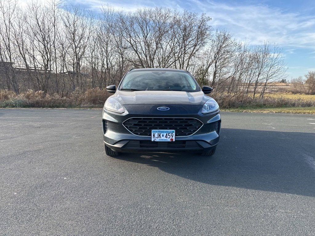 Used 2022 Ford Escape SE with VIN 1FMCU9G67NUB39988 for sale in Zumbrota, Minnesota