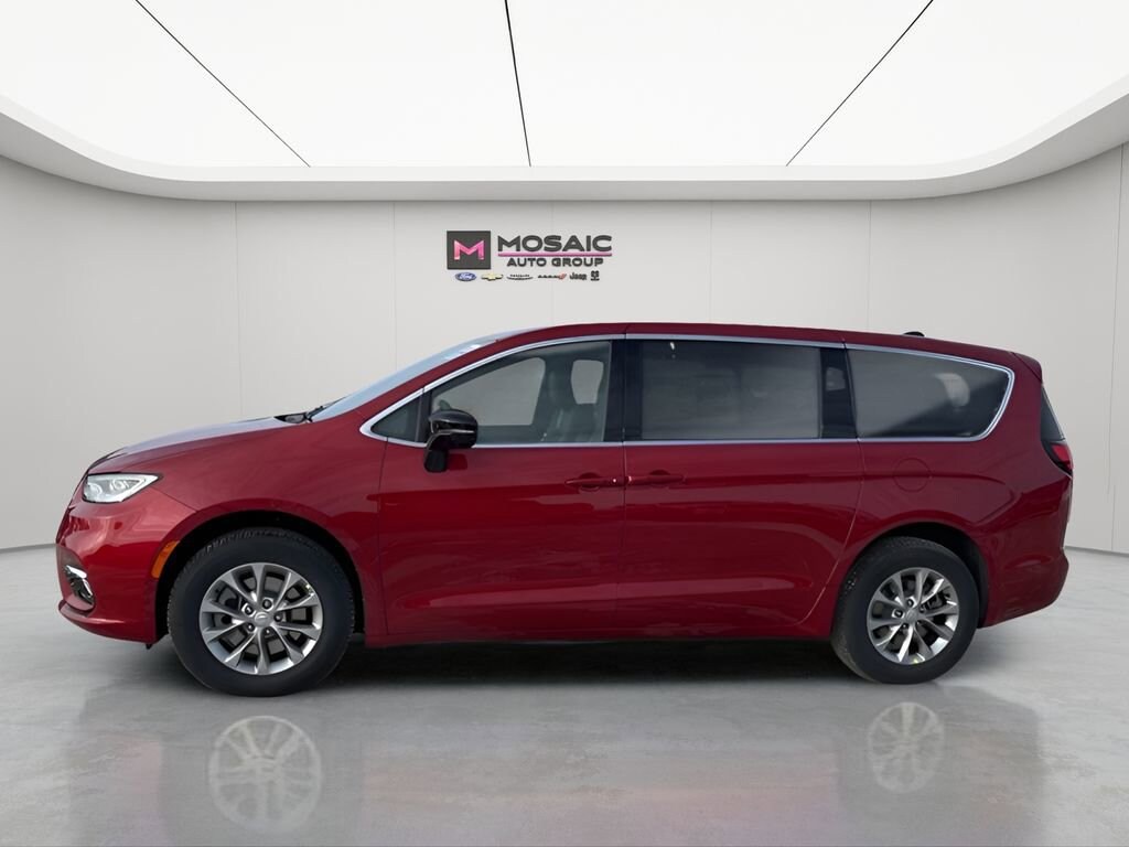 New 2026 Chrysler Pacifica Limited Passenger Van