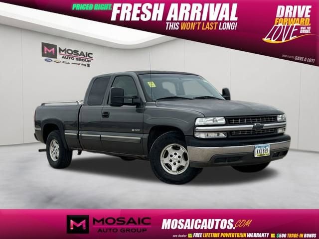 2001 Chevrolet Silverado 1500 1500 Extended Cab SWB LS's photo