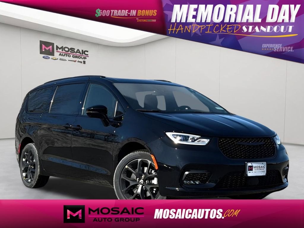 2026 Chrysler Pacifica Select AWD's photo