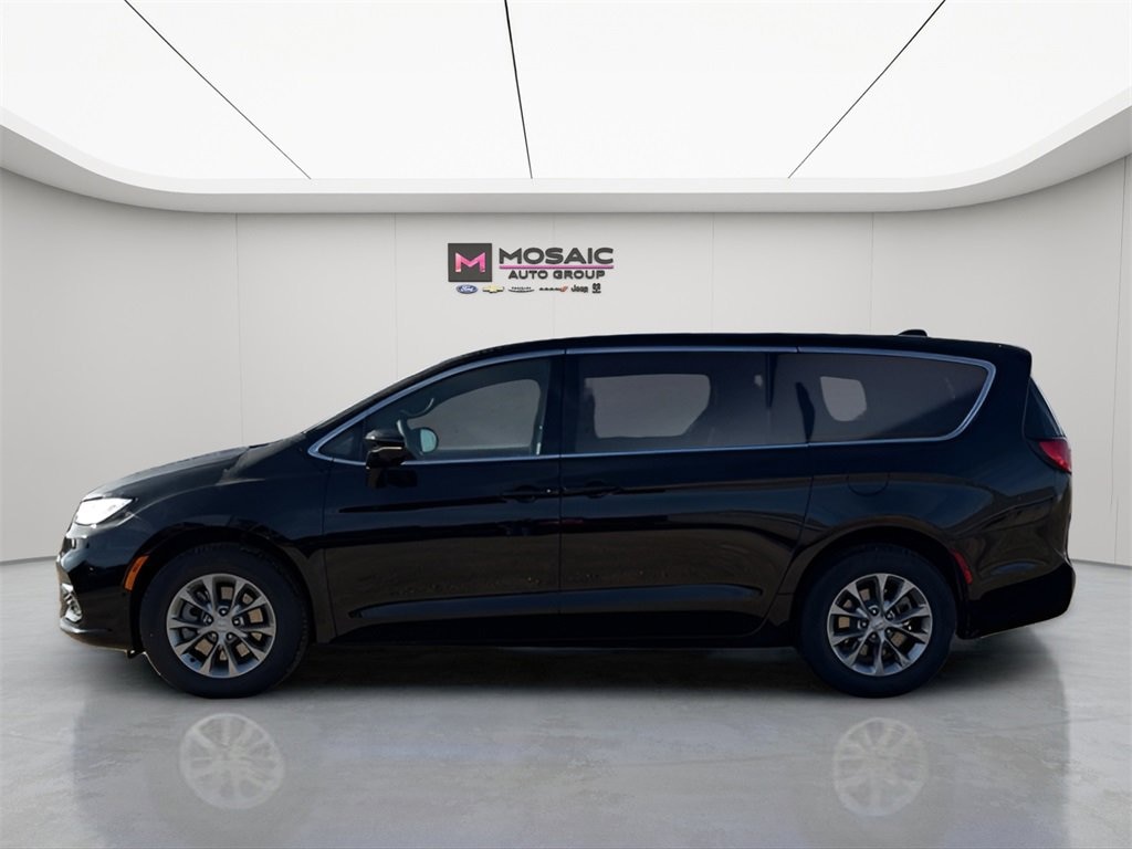 New 2026 Chrysler Pacifica Select Passenger Van