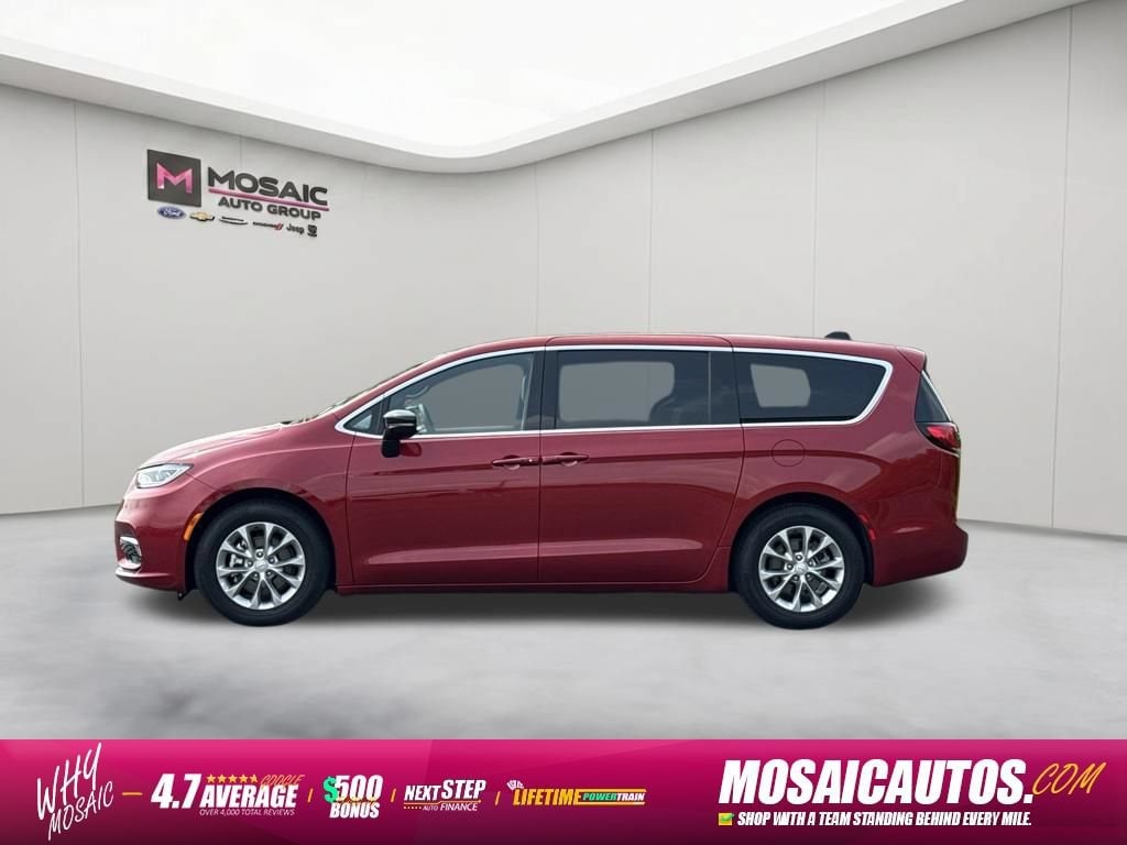 Used 2026 Chrysler Pacifica Limited Van Passenger Van