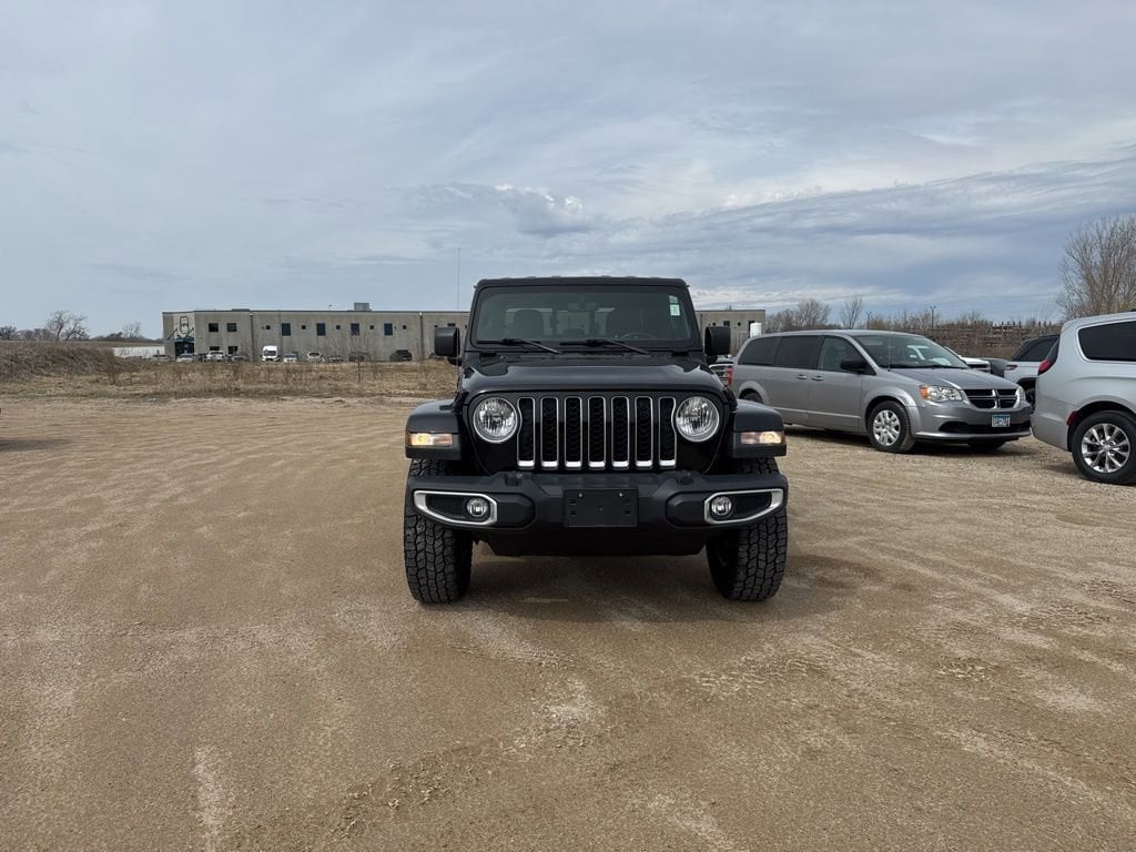 Used 2021 Jeep Gladiator Overland with VIN 1C6HJTFG1ML505529 for sale in Zumbrota, Minnesota