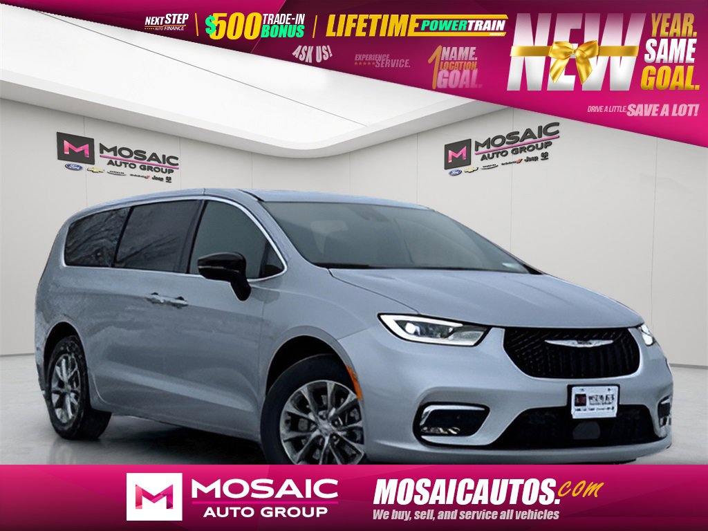 2026 Chrysler Pacifica Select's photo