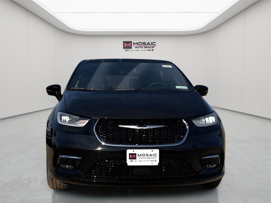 New 2026 Chrysler Pacifica Select Passenger Van