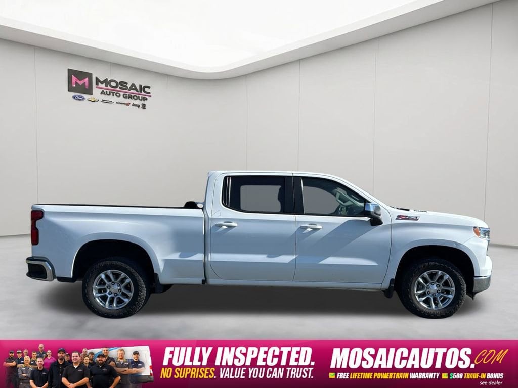 Used 2023 Chevrolet Silverado 1500 LT with VIN 1GCUDDE85PZ135170 for sale in Zumbrota, Minnesota