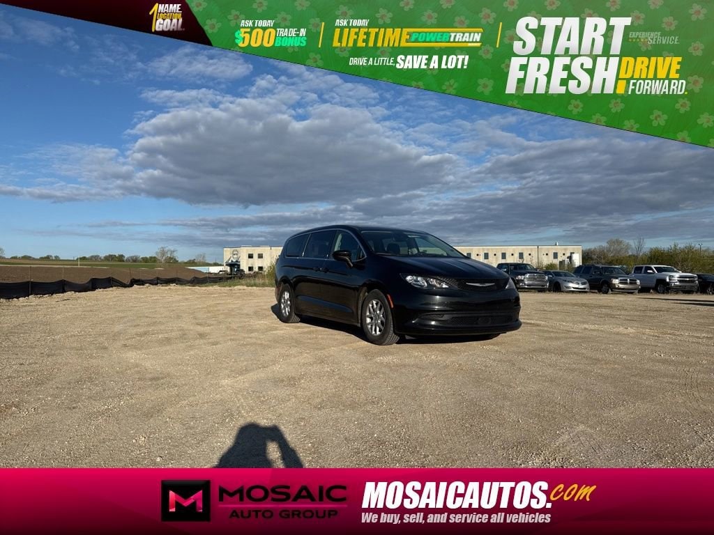 2023 Chrysler Voyager LX