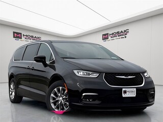 2026 Chrysler Pacifica Select Passenger Van