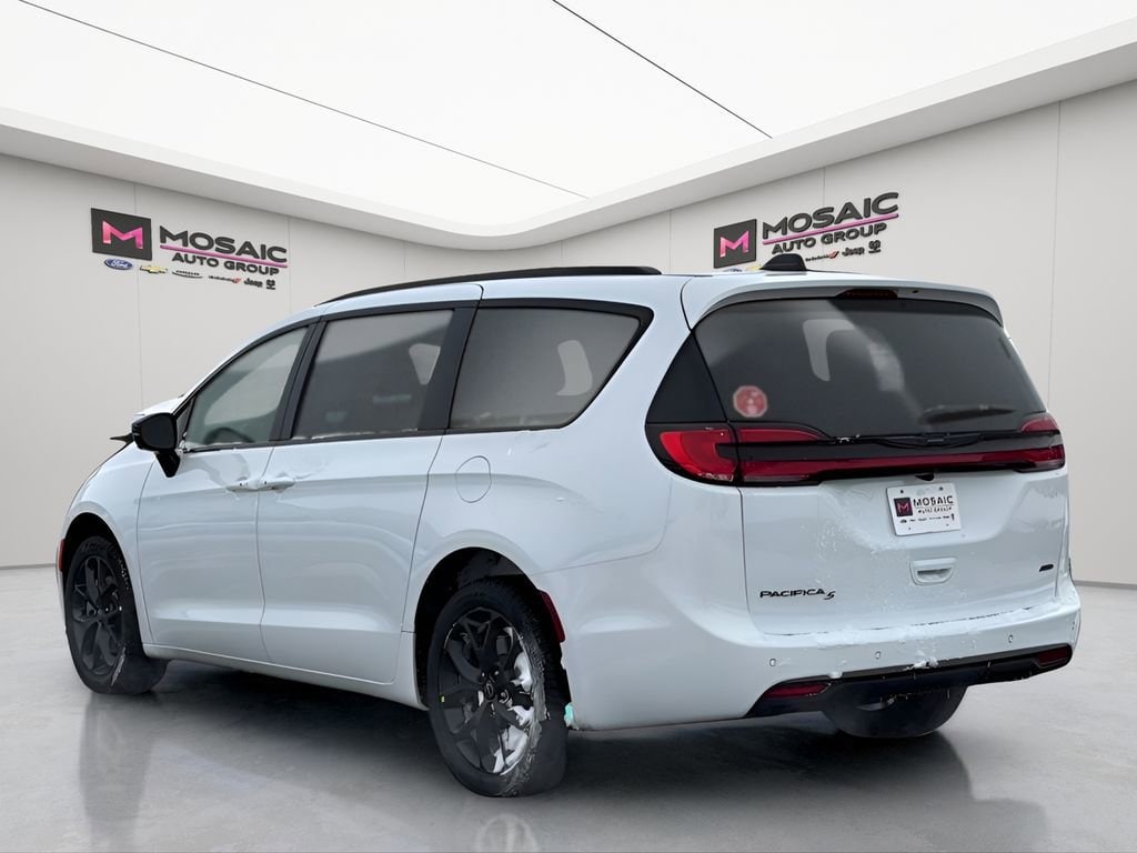New 2026 Chrysler Pacifica Select Passenger Van