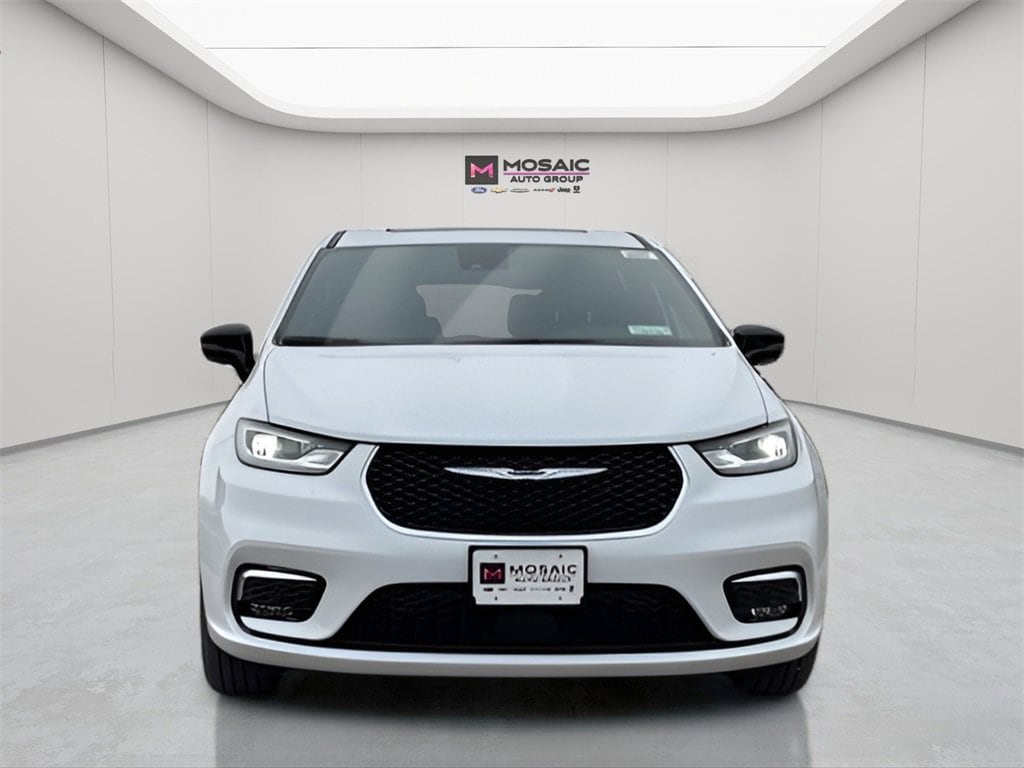 New 2026 Chrysler Pacifica Select Passenger Van