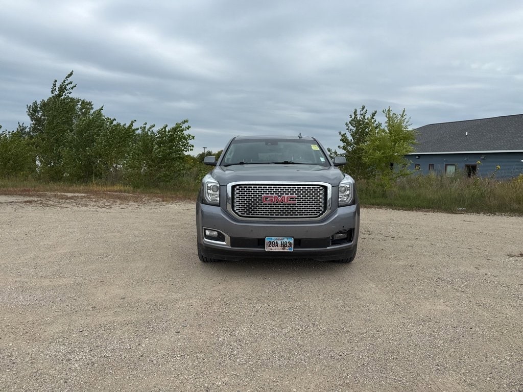 Used 2020 GMC Yukon XL Denali with VIN 1GKS2HKJ4LR285894 for sale in Zumbrota, Minnesota