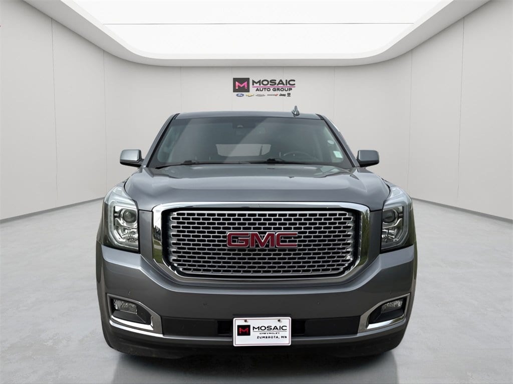 Used 2020 GMC Yukon XL Denali with VIN 1GKS2HKJ4LR285894 for sale in Zumbrota, Minnesota