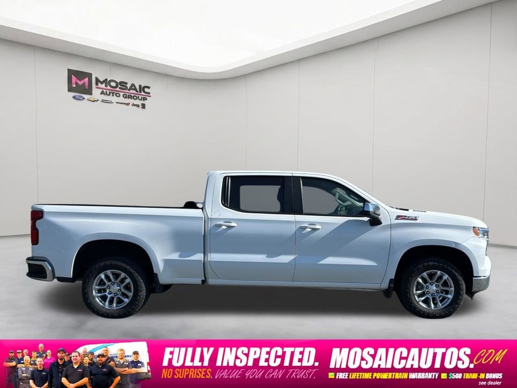 Used 2023 Chevrolet Silverado 1500 LT with VIN 1GCUDDE85PZ135170 for sale in Zumbrota, Minnesota