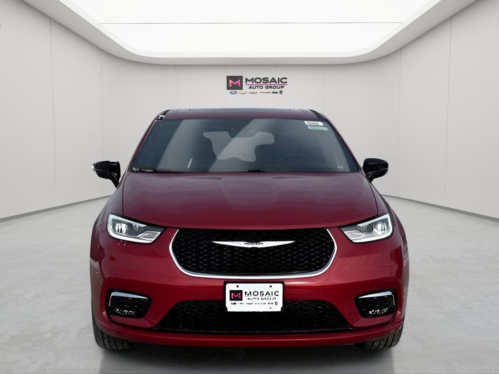 New 2026 Chrysler Pacifica Limited Passenger Van