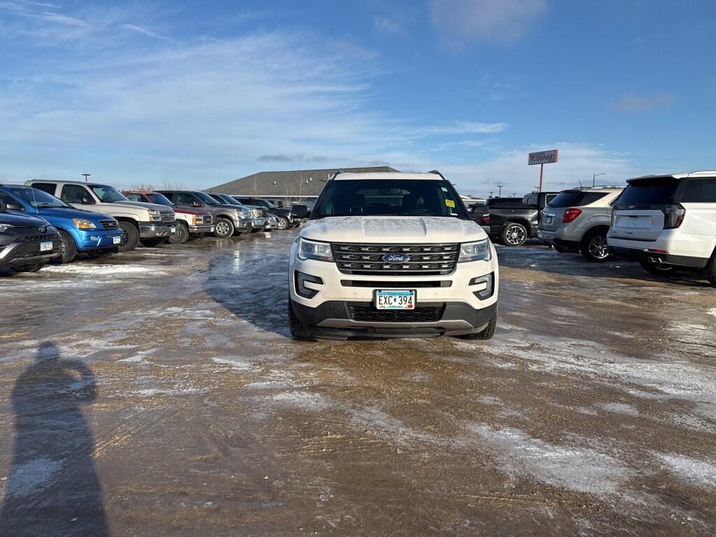 Used 2017 Ford Explorer XLT SUV