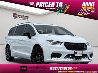 2026 Chrysler Pacifica Select Passenger Van