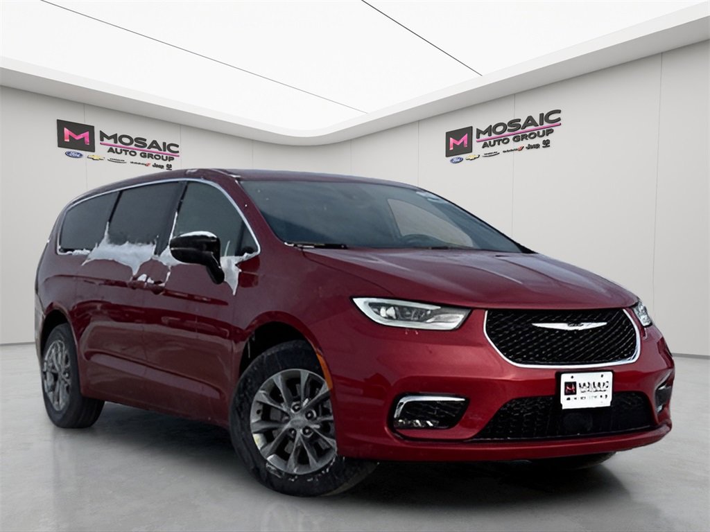 2026 Chrysler Pacifica Limited's photo