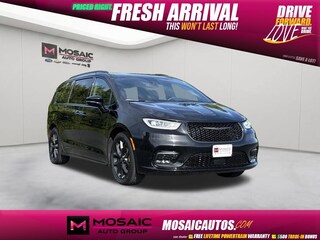 2025 Chrysler Pacifica Limited Van Passenger Van
