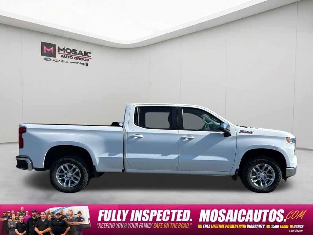 Used 2023 Chevrolet Silverado 1500 LT with VIN 1GCUDDE85PZ135170 for sale in Zumbrota, Minnesota