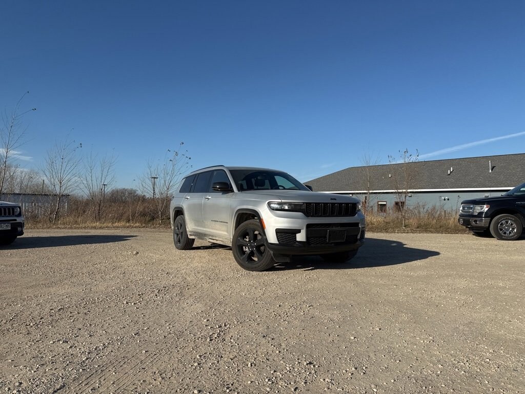 Used 2023 Jeep Grand Cherokee L Laredo SUV