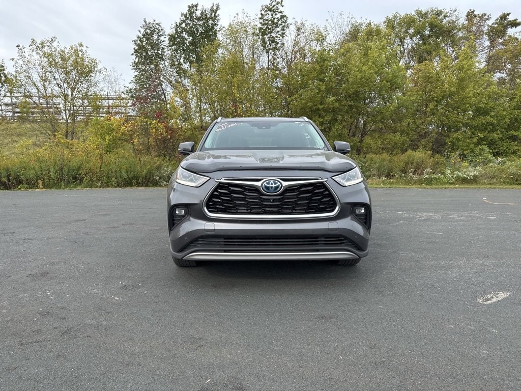 Used 2023 Toyota Highlander Hybrid Limited with VIN 5TDEBRCH7PS110699 for sale in Zumbrota, Minnesota