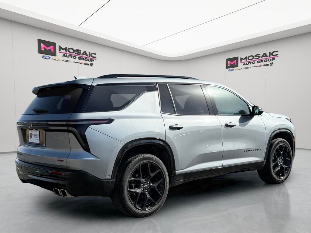 Used 2025 Chevrolet Traverse RS SUV