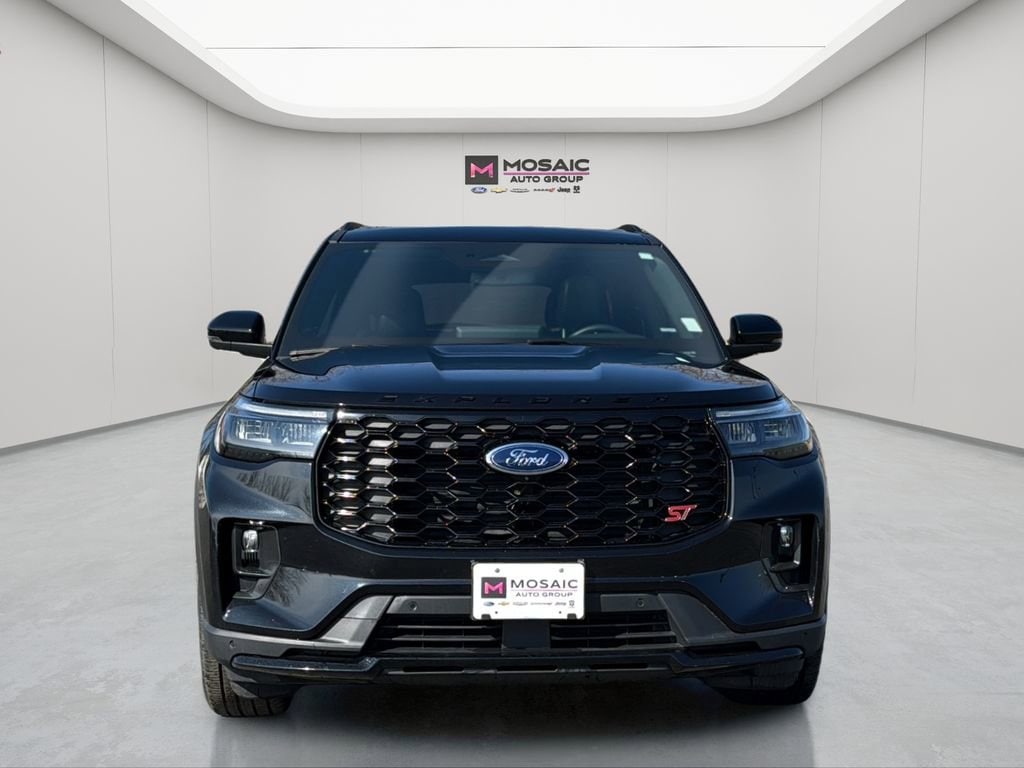 Used 2025 Ford Explorer ST with VIN 1FMWK8GCXSGC13305 for sale in Zumbrota, Minnesota
