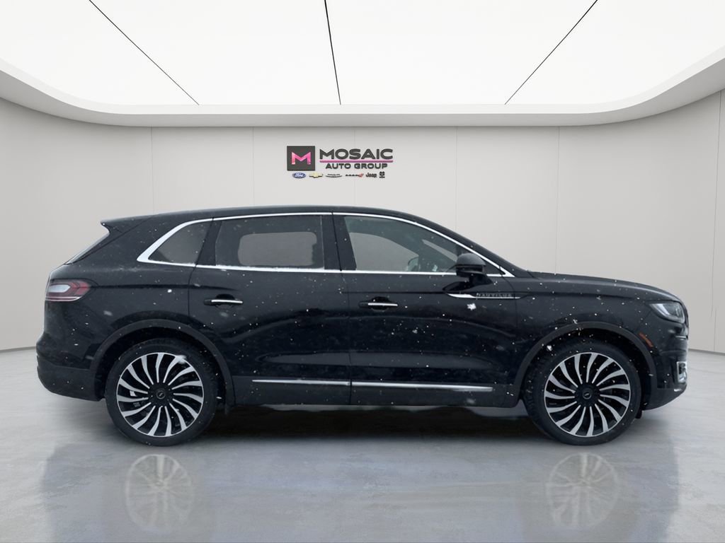 Used 2019 Lincoln Nautilus Black Label with VIN 2LMPJ9JP8KBL35360 for sale in Zumbrota, Minnesota