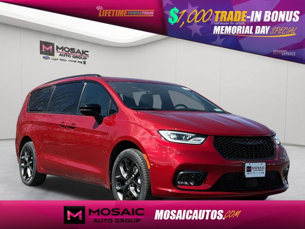 2026 Chrysler Pacifica Select AWD's photo