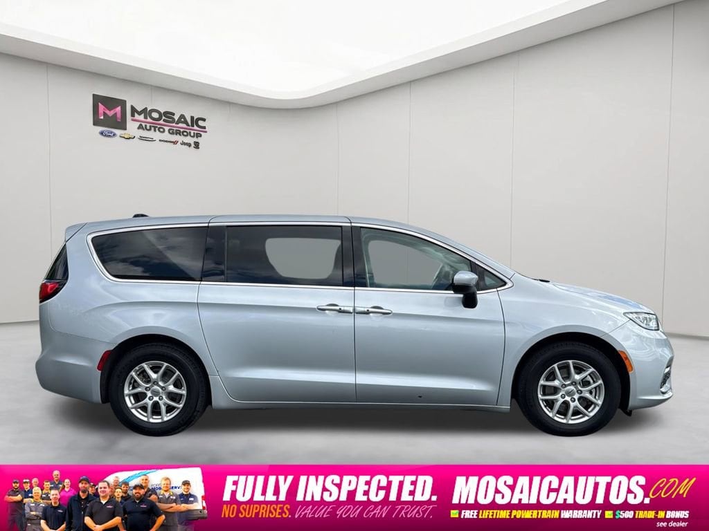 Used 2023 Chrysler Pacifica Touring L with VIN 2C4RC1BG6PR613061 for sale in Zumbrota, Minnesota
