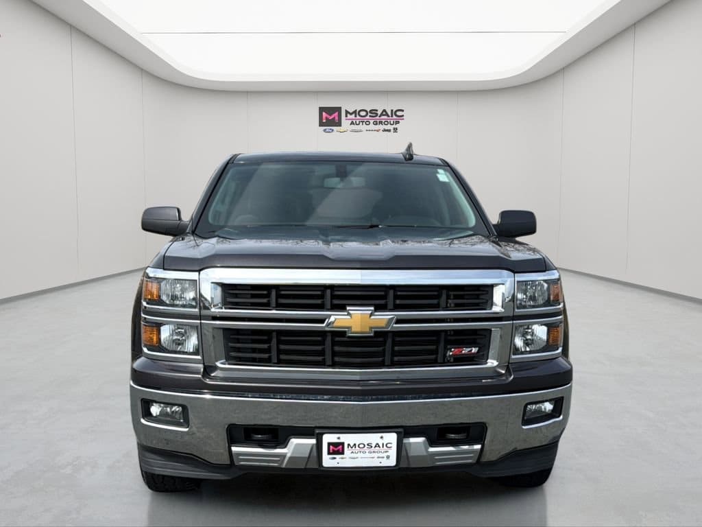 Used 2015 Chevrolet Silverado 1500 LT with VIN 1GCVKREC9FZ332000 for sale in Zumbrota, Minnesota