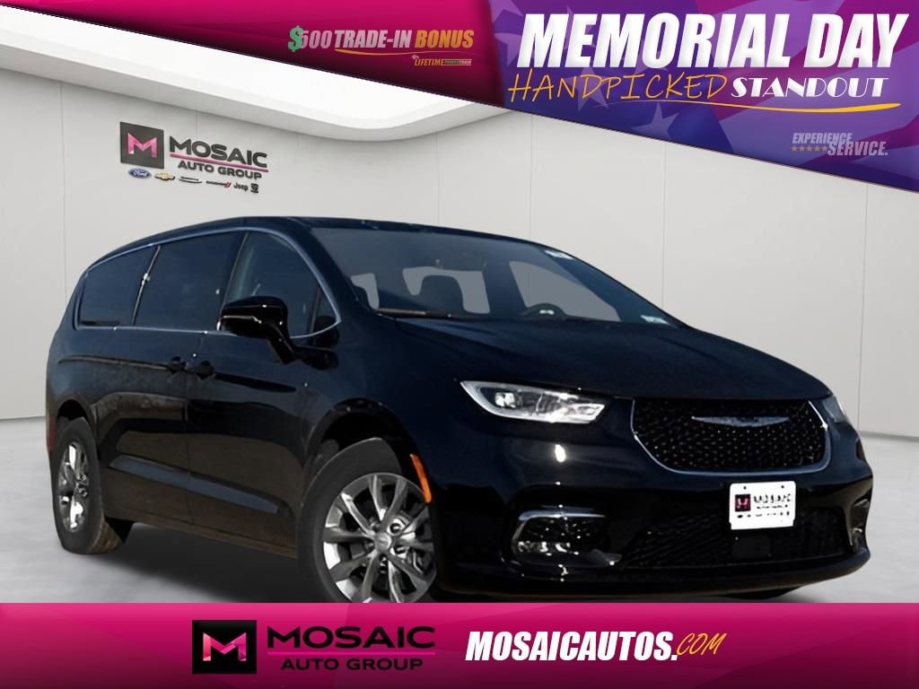 2026 Chrysler Pacifica Select AWD's photo
