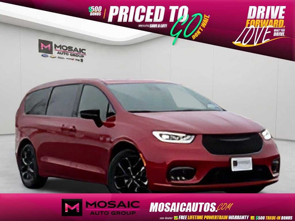 2026 Chrysler Pacifica Limited's photo