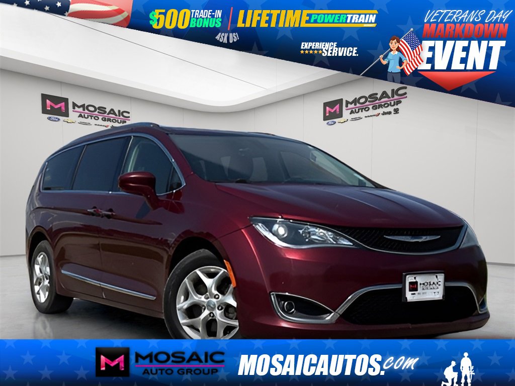 2017 Chrysler Pacifica Touring-L Plus